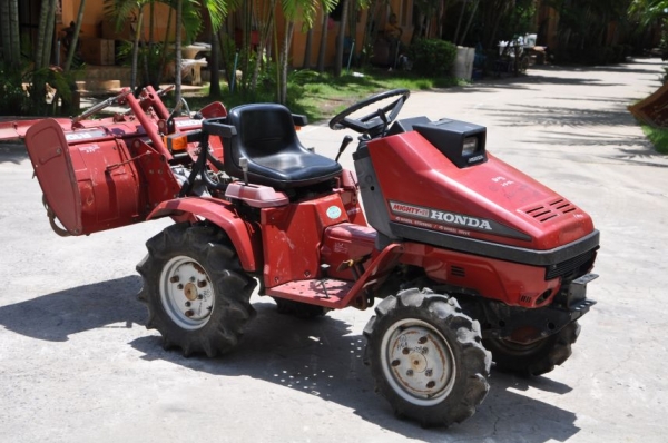 ขายรถไถ HONDA MIGHTY II ขับ4ล้อ เข้าร่องอ้อยสบาย สวยเดิมจากญี่ปุ่น 65,000 เท่านั้น!!