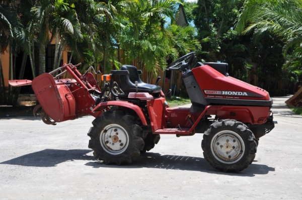 ขายรถไถ HONDA MIGHTY II ขับ4ล้อ เข้าร่องอ้อยสบาย สวยเดิมจากญี่ปุ่น 65,000 เท่านั้น!!