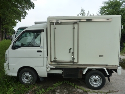 รถตู้เย็นไดฮัทสุ 4 ล้อ ป้ายเล็กไม่ติดเวลา