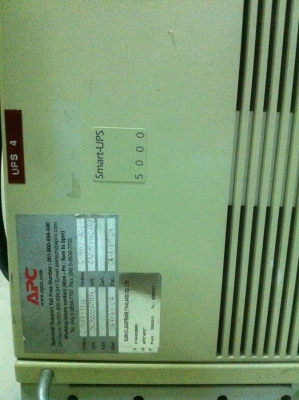 UPS APC SMART 5000 RACKMOUNT 5U 208V UPS APC SMART 5000 RACKMOUNT 5U 208V