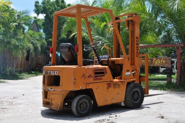 ขายFORKLIFT KOMATSU1.5ตันครึ่ง สภาพเดิมๆจากญี่ปุ่น ยังไม่เคยใช้งานในไทย 85,000บาท