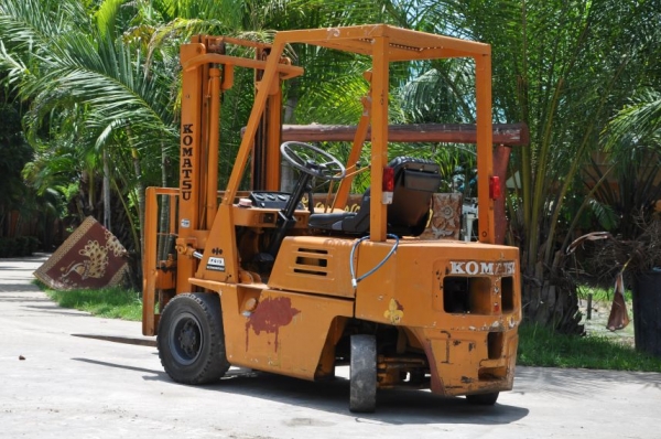 ขายFORKLIFT KOMATSU1.5ตันครึ่ง สภาพเดิมๆจากญี่ปุ่น ยังไม่เคยใช้งานในไทย 85,000บาท