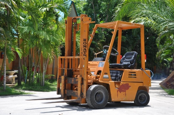ขายFORKLIFT KOMATSU1.5ตันครึ่ง สภาพเดิมๆจากญี่ปุ่น ยังไม่เคยใช้งานในไทย 85,000บาท