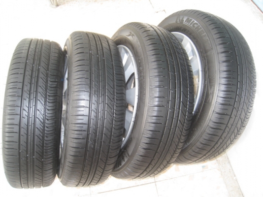 ขายล้อแม็ก Honda city 15"x5.5" et 45 4รู100 + ยางปี 4412  (081-3747940)