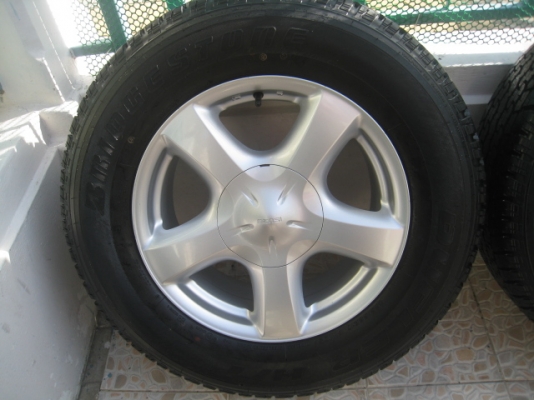 ขายล้อแม็ก All New Isuzu d-max 17"x7" et33 6รู139 +ยางปี 1513 ครับ  (081-3747940)