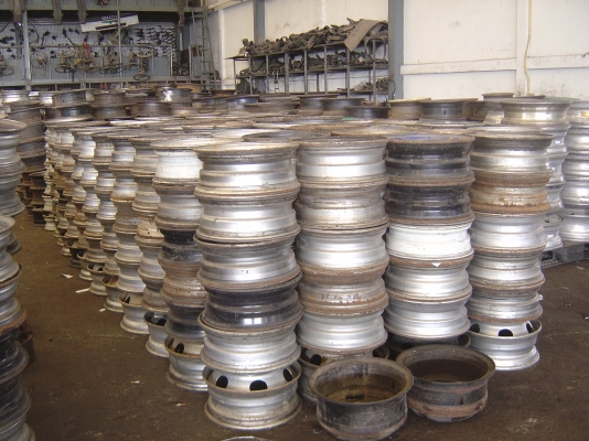 กะทะล้อเก่าญี่ปุ่นตามสภาพและกะทะล้อใหม่มีทั้งเล็กและใหญ่