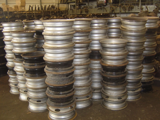 กะทะล้อเก่าญี่ปุ่นตามสภาพและกะทะล้อใหม่มีทั้งเล็กและใหญ่