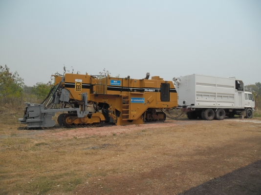 รถส่งปูนผง ใช้กับงาน Inplace recycling