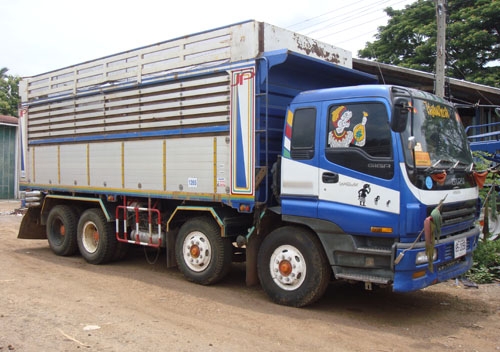 ขาย รถบรรทุก GIGA 12 ล้อ ปี 54  ประกอบนอก สวยๆ ครับ