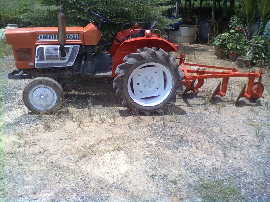 ขายรถไถ  KUBOTA  1801  แรง ครับ  พร้อมใช้งาน