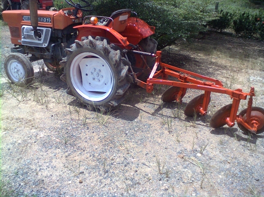 ขายรถไถ  KUBOTA  1801  แรง ครับ  พร้อมใช้งาน