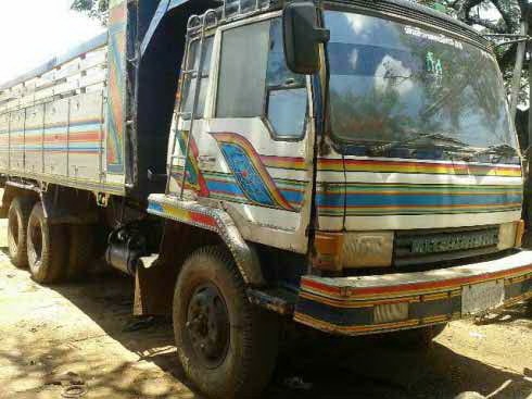 ขายรถ10ล้อ2เพลาดั้ม MITSU FN527 MA เครื่องดี คัสชีศ์สวย ยางดีบ้างไม่ดีบ้างครับ