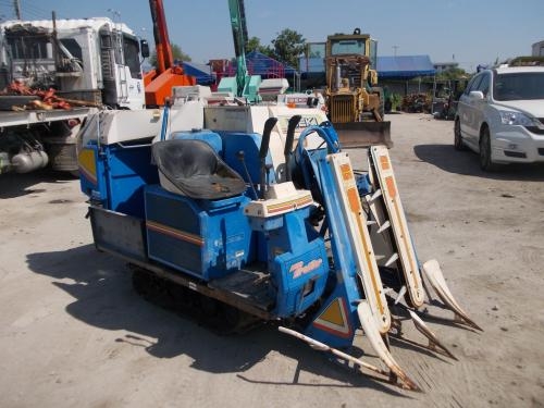 รถเกี่ยวข้าวนั่งขับ รหัสสินค้า :13001002 สภาพสวยพร้อมใช้งาน ราคาต่อรองได้ www.nihonmono.com