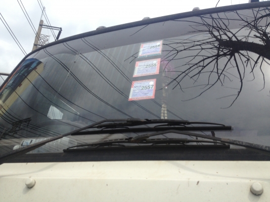 ขายสิบล้อ HINO FL227 1เพลา เครื่อง EM100 220แรง บรรทุกตู้เปียกแสตนเหรด สภาพตามรูป เครื่องดีแห้งแน่น เกียรเดิมดี รถพร้อม รถสวยมากๆเจ้าของดูแลอย่างดี ทะเบียนหมด57 รถเดิมๆ สีบาง คัซซีไม่มีผุ ยางดีทุกเส้น  890,000.- อู่ช่างหน่อง 082-028-2888