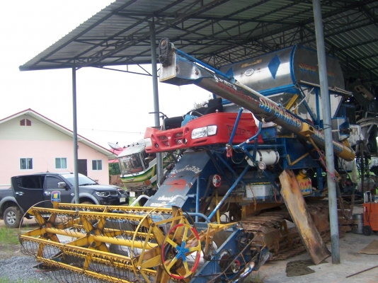 ขายรถเกี่ยวข้าวเกษตรพัฒนา ขายรถเกี่ยวข้าวเกษตรพัฒนา