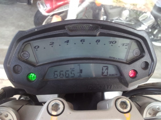 ขายถูก!!DUCATI Monster 800 cc. Year 2012 เพียง 3xx,xxx THB.เวสโคสน์ ภูเก็ต