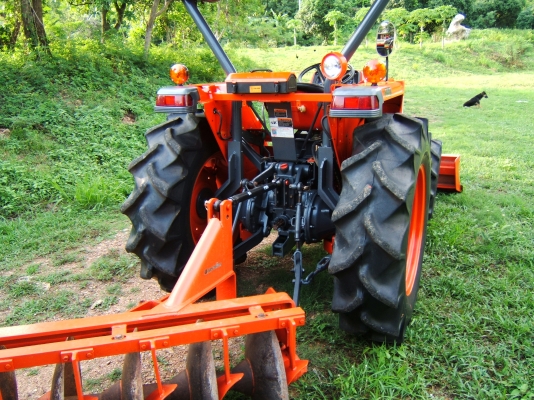 KUBOTA L4508 DT 4WD พร้อมใบดันดินหน้าและผาน6ตราช้าง KUBOTA L4508 DT 4WD พร้อมใบดันดินหน้าและผาน6ตราช้าง