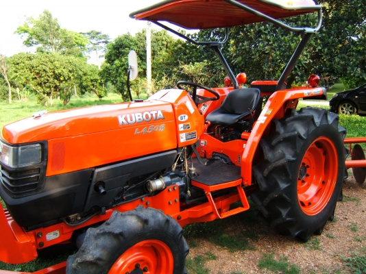 KUBOTA L4508 DT 4WD พร้อมใบดันดินหน้าและผาน6ตราช้าง KUBOTA L4508 DT 4WD พร้อมใบดันดินหน้าและผาน6ตราช้าง