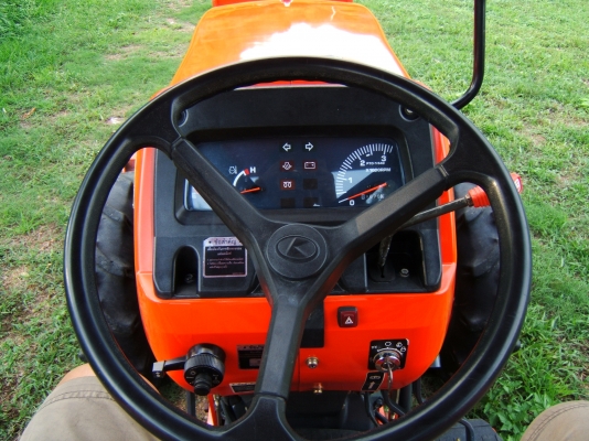 KUBOTA L4508 DT 4WD พร้อมใบดันดินหน้าและผาน6ตราช้าง KUBOTA L4508 DT 4WD พร้อมใบดันดินหน้าและผาน6ตราช้าง