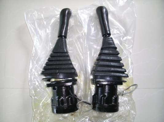 ชุดกระปุกคอลโทลมือครบเซ็ต  R+Lขายคู่ละ22000บาท