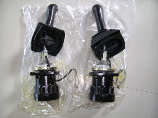 ชุดกระปุกคอลโทลมือครบเซ็ต  R+Lขายคู่ละ22000บาท