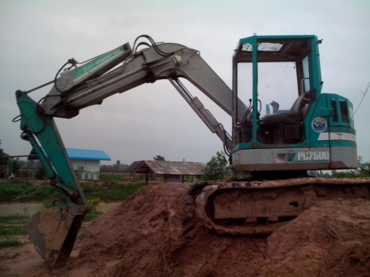 ขายแม็คโคkomatsu pc75uu