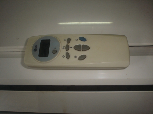 หนุ่มพิโลกคุณครับ**สภาพดีมาก LGขนาด12624BTU**ขายตามสภาพ**ครับท่านผู้ชม