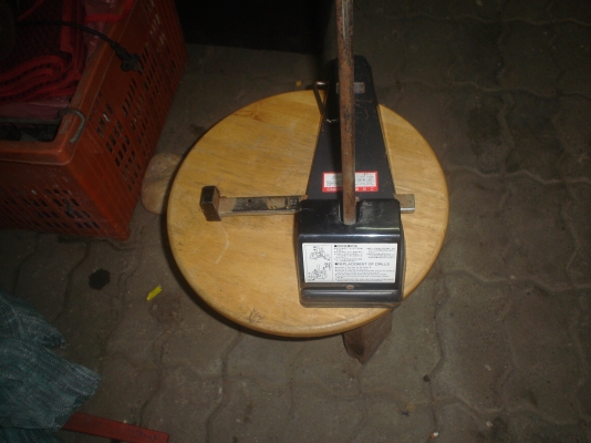 เจาะกระดาษตัวใหญ่  แข็งแรง  ขาย 300บาท  OKนะครับท่านผู้ชม