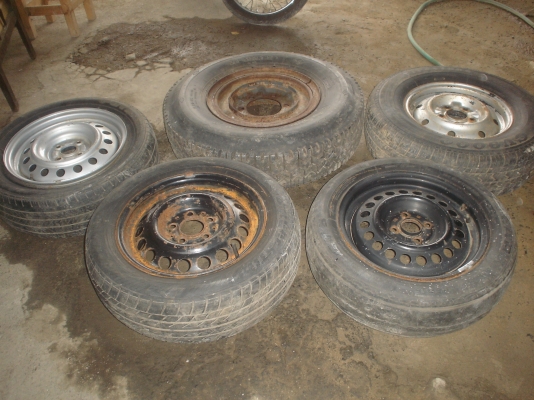 หลินรัชดาเอา**ขยะ**มาขายรึ  เปล่าครับ  เผื่อมีคนที่มองเห็นคุณค่า