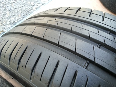 ขายยาง225/55/16 ปี 4610 MICHELIN POLOT SPORT3 1 ชุด