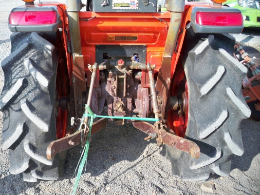Kubota L3608