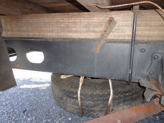 ISUZU ROCKY FRR รถประกอบ เครื่อง 175 แรงม้า 6BG1 พวงมาลัยพาวเวอร์ เบรกทิฟฟี่ กระบะคาร์โก้ คอกสูง ยาว