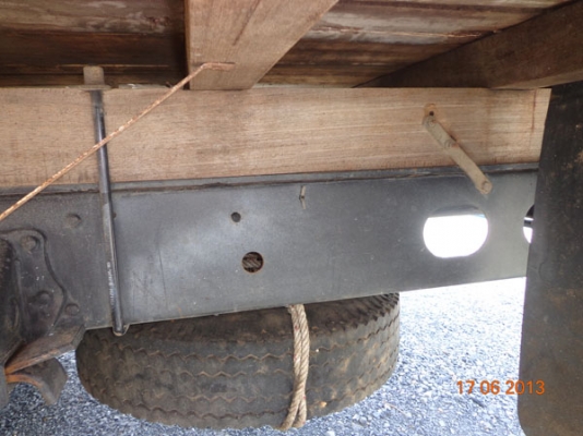 ISUZU ROCKY FRR รถประกอบ เครื่อง 175 แรงม้า 6BG1 พวงมาลัยพาวเวอร์ เบรกทิฟฟี่ กระบะคาร์โก้ คอกสูง ยาว
