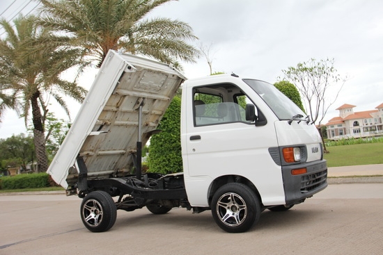 hijet s110p 4x4 hi-Low  ดั๊ม ทำสีใหม่ พ่นกันสนิม พร้อมใช้งานครับ ทำใหม่หมดทั้งคัน