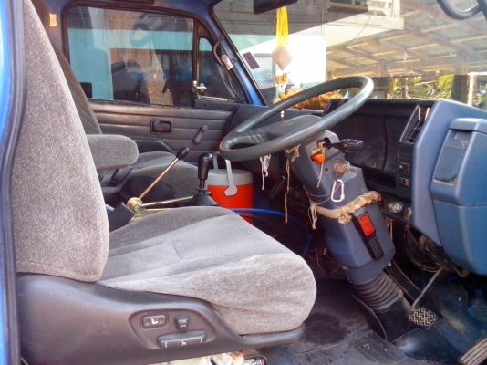 ขาย NPR 135 หล่อๆครับรถผมเองครับไม่ค่อยใด้ใช่