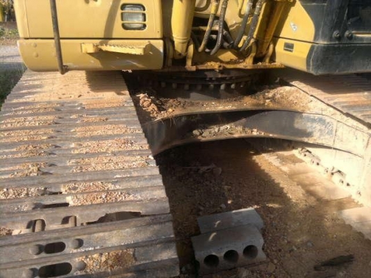 รถแบคโฮ CAT  320C  ( รถทำงาน 1x,xxx. ซม. )  สนใจติดต่อ 081 - 6079515