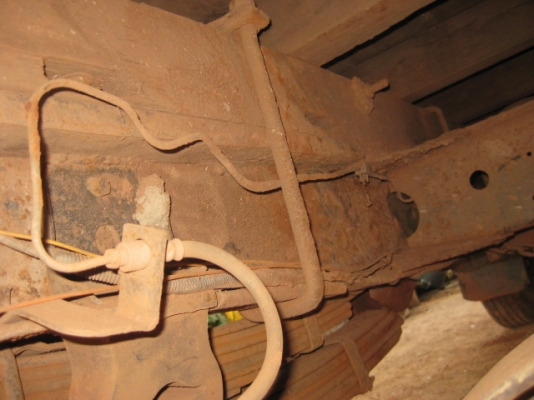 ISUZU  NPR 115 แรง ปี 36  เครื่อง 4BD1 หน้า F เฟืองหลัง F ยาง 825 เสริมแหนบ