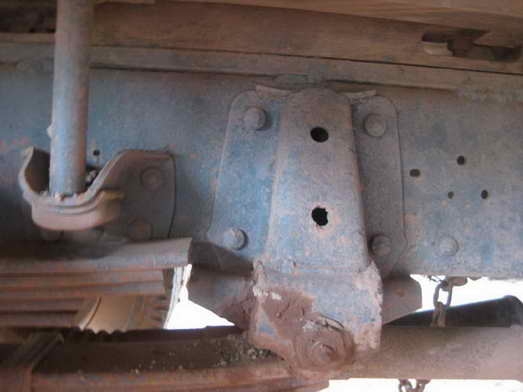 ISUZU  NPR 115 แรง ปี 36  เครื่อง 4BD1 หน้า F เฟืองหลัง F ยาง 825 เสริมแหนบ