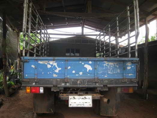 ISUZU  NPR 115 แรง ปี 36  เครื่อง 4BD1 หน้า F เฟืองหลัง F ยาง 825 เสริมแหนบ