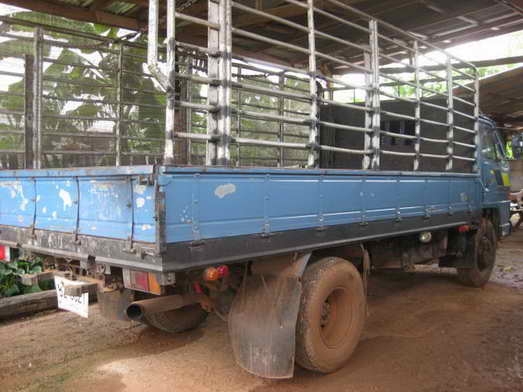 ISUZU  NPR 115 แรง ปี 36  เครื่อง 4BD1 หน้า F เฟืองหลัง F ยาง 825 เสริมแหนบ