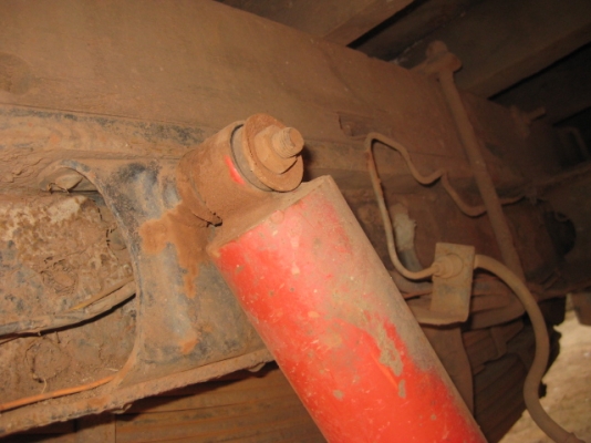 ISUZU  NPR 115 แรง ปี 36  เครื่อง 4BD1 หน้า F เฟืองหลัง F ยาง 825 เสริมแหนบ