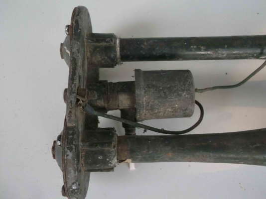 แตรลม งานญี่ปุ่น เก่าเก็บ ใช้การได้ดี มี 2 อัน เอาไปเถอะ!!!