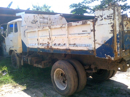 ขายรถดั้มหกล้อฮีโน่ ยาง9.00 ราคา190000บาท