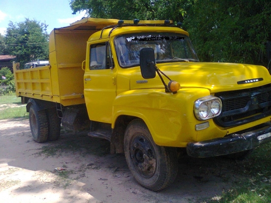 ขายรถหกล้อดั้มเครื่อง6bb1เล่มทะเบียนเต็มมี2คัน