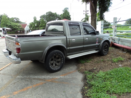 ขายกระฟรอด์ 4ประตู โฟวินราคาถูกครับ รถปี2003