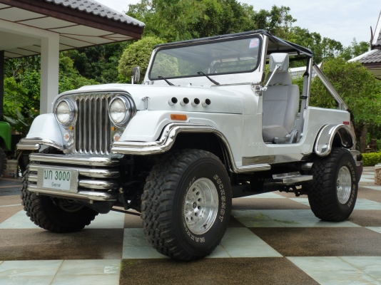V8 JEEP