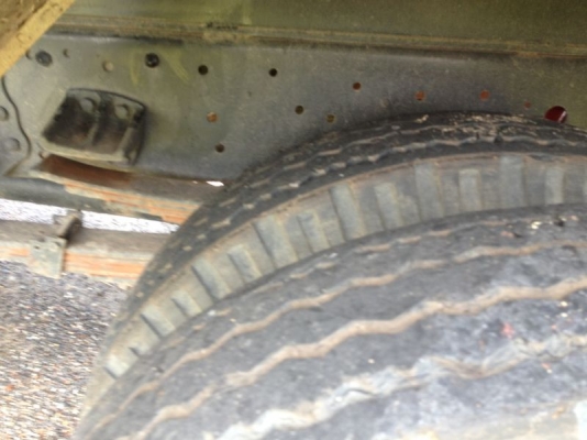 รถฮีโน่ 6 ล้อดั้ม 220 แรงม้า  สนใจติดต่อ 081 - 6079515