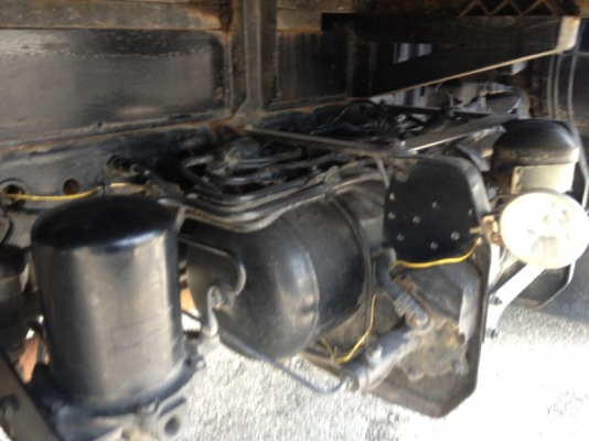 รถฮีโน่ 6 ล้อดั้ม 220 แรงม้า  สนใจติดต่อ 081 - 6079515