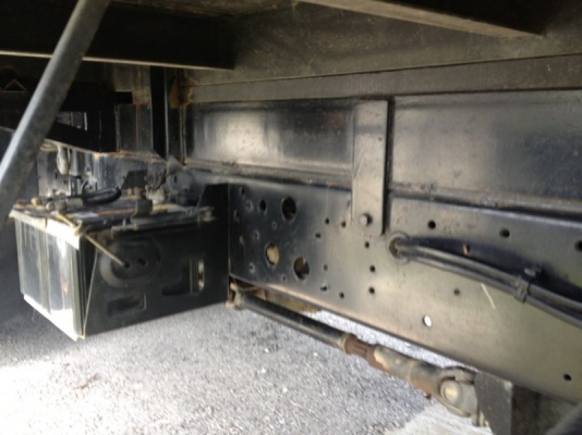 รถฮีโน่ 6 ล้อดั้ม 220 แรงม้า  สนใจติดต่อ 081 - 6079515