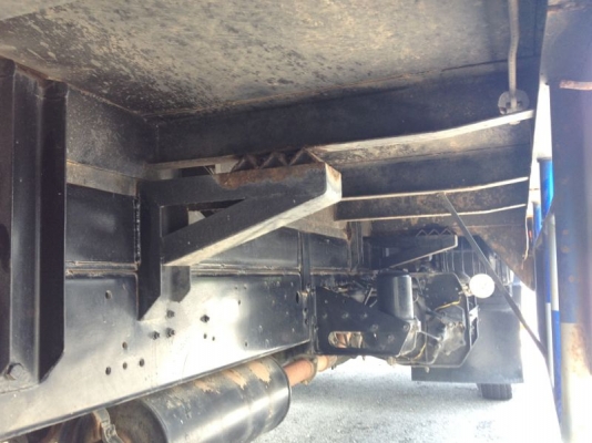 รถฮีโน่ 6 ล้อดั้ม 220 แรงม้า  สนใจติดต่อ 081 - 6079515